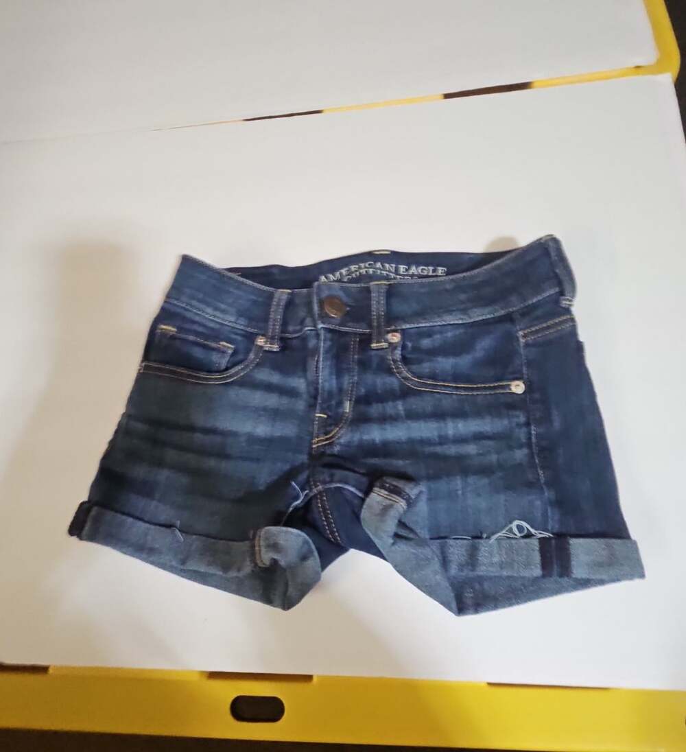 American Eagle Super Stretch Shorts Size 2 Dark Wash Denim Cuffed